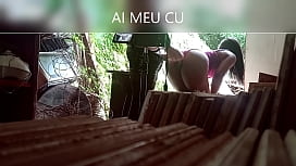 Peitinhos da novinha dando a buceta pro pauzudo