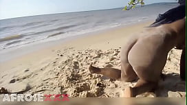 Sill esteves nua comendo uma bunda na praia