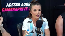 Sophie buttini pelada na transa quente